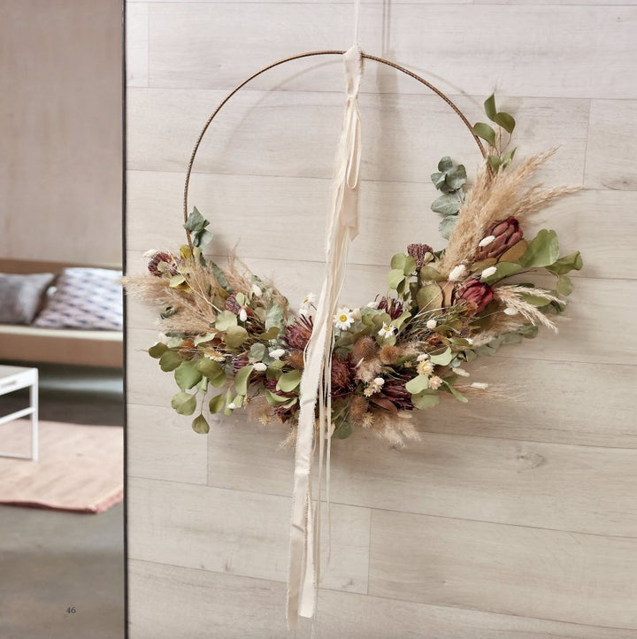 We Love Dried Flowers - Handmade Wreaths, Room Decorations & Bouquets - FlowerBox